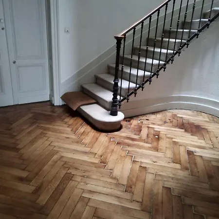 Superbe Pied A Terre En Centre *